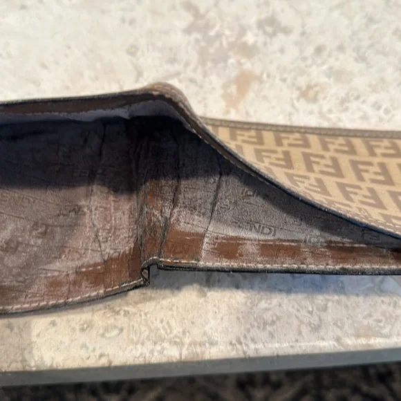 Authentic Vintage Fendi Folding Wallet Leather Interior - Picture 5 of 7